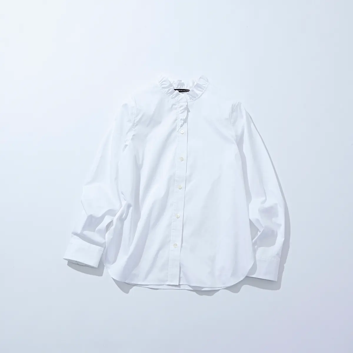 『コントワー・デ・コトニエ』の白シャツ