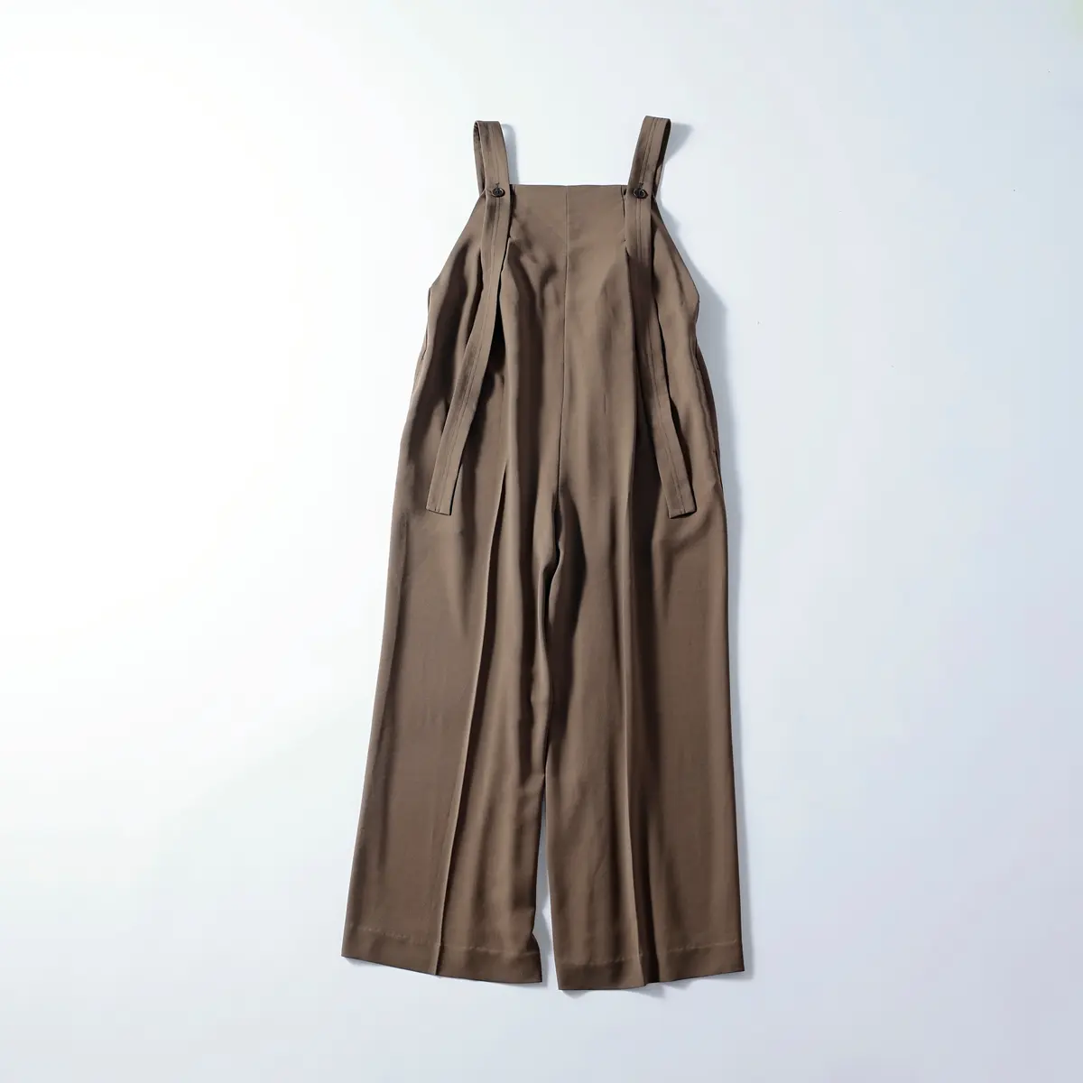 『アウトドアプロダクツ ユージュアル シングス 中目黒』のブラウンサロペット