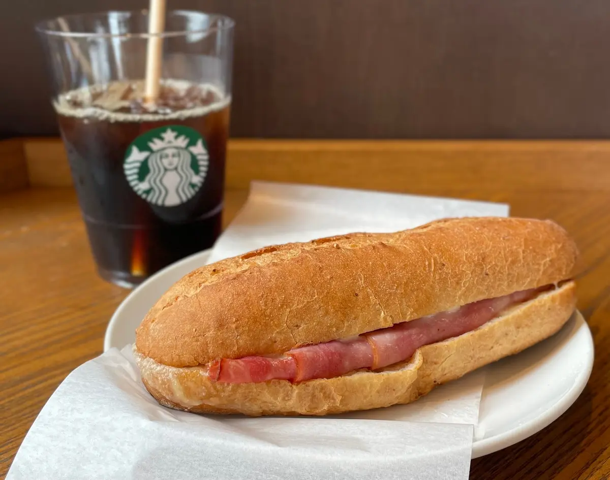 ハム＆マリボーチーズ石窯フィローネ　スタバ　スターバックス　Starbucks スタバフード　アレンジ