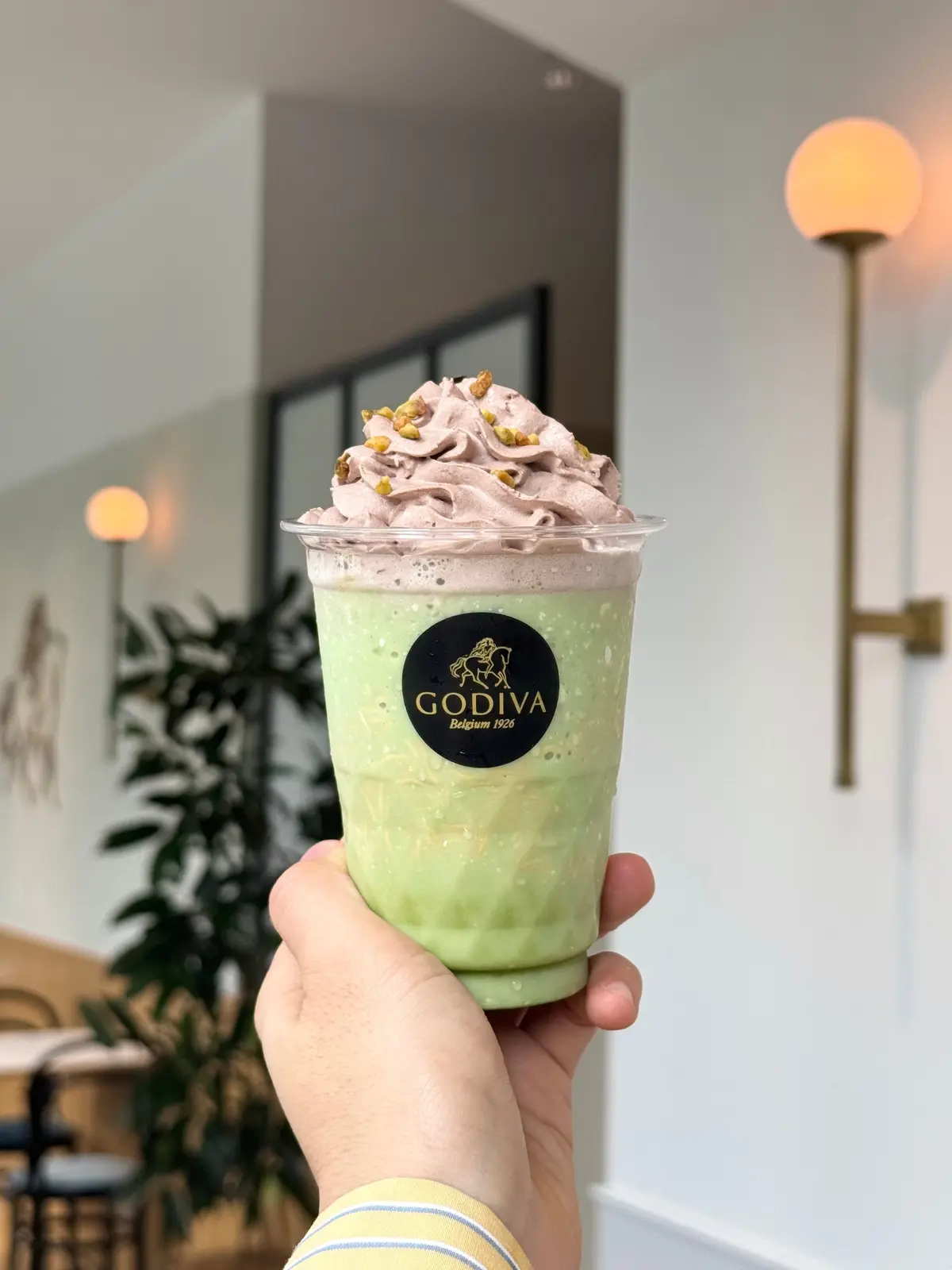 ゴディバカフェにてドバイチョコレートにインスパイアされた