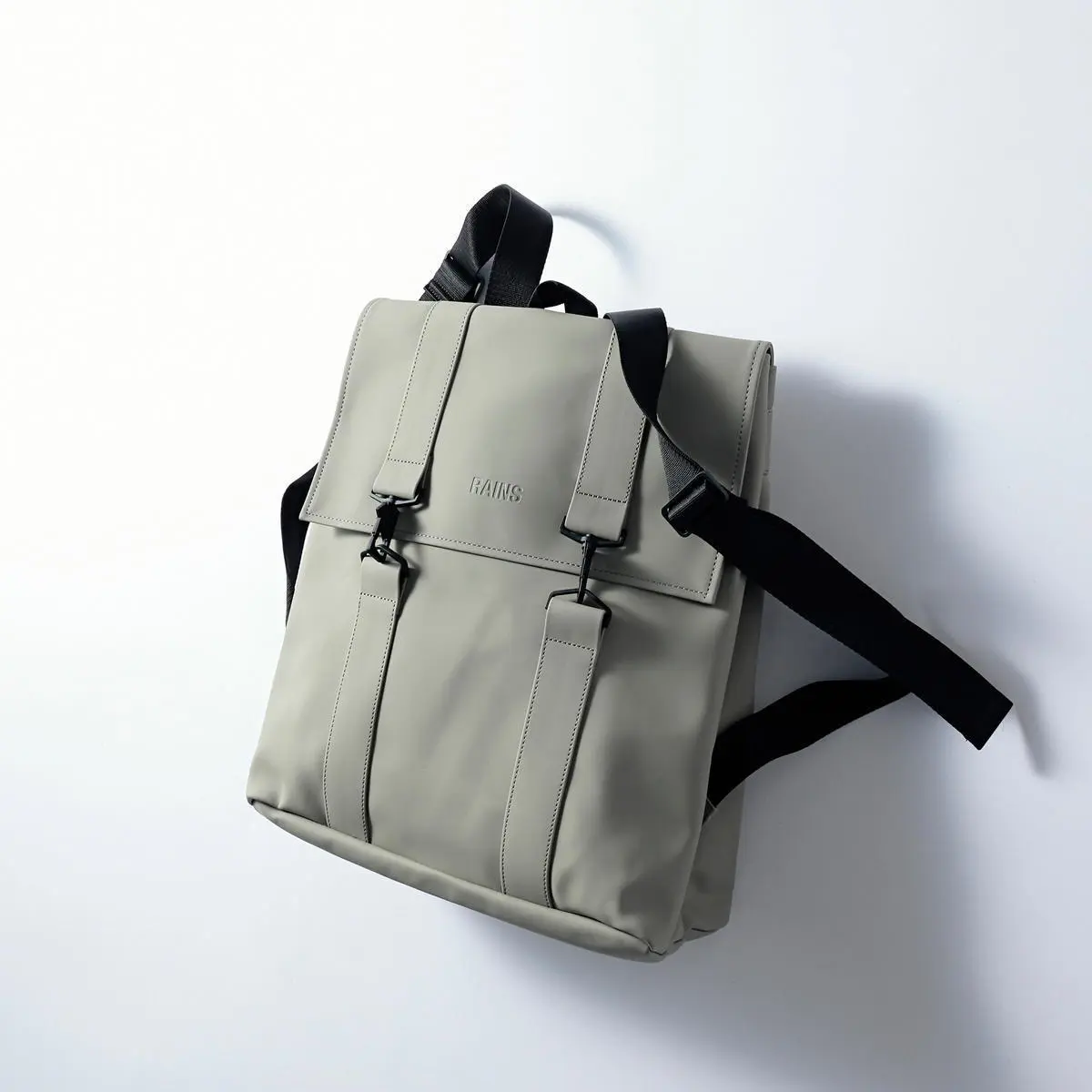 1万円台のきれいめリュック　RAINSのMSN Bag
