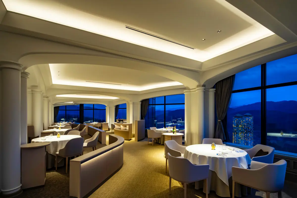 OTTO SETTE TOMAMU 内観