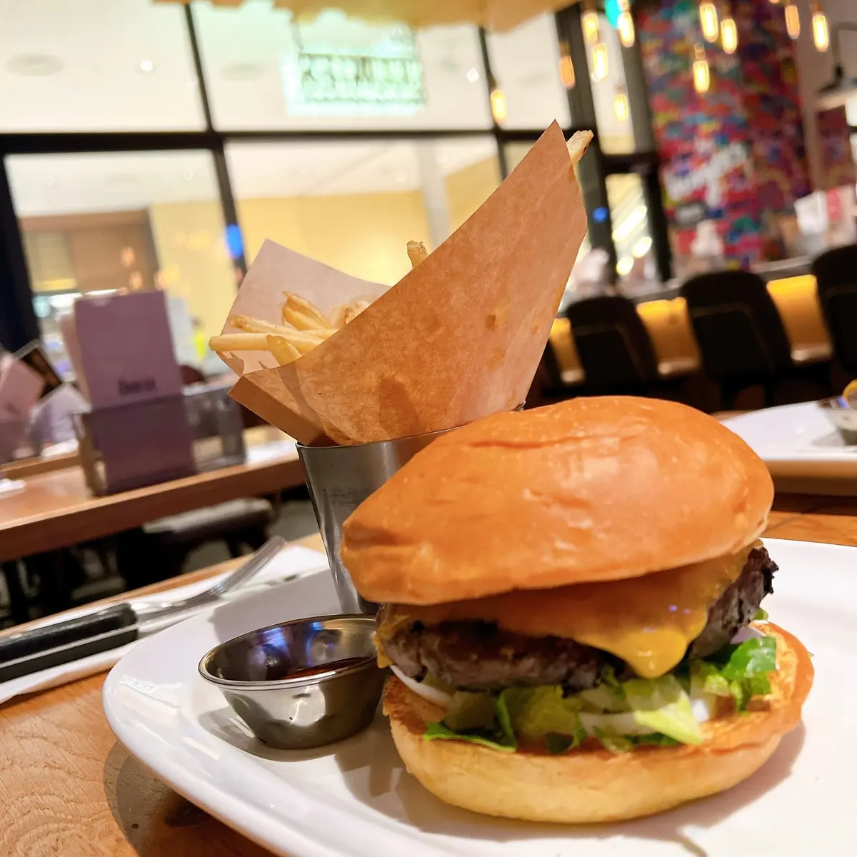 注文したバーガーの写真