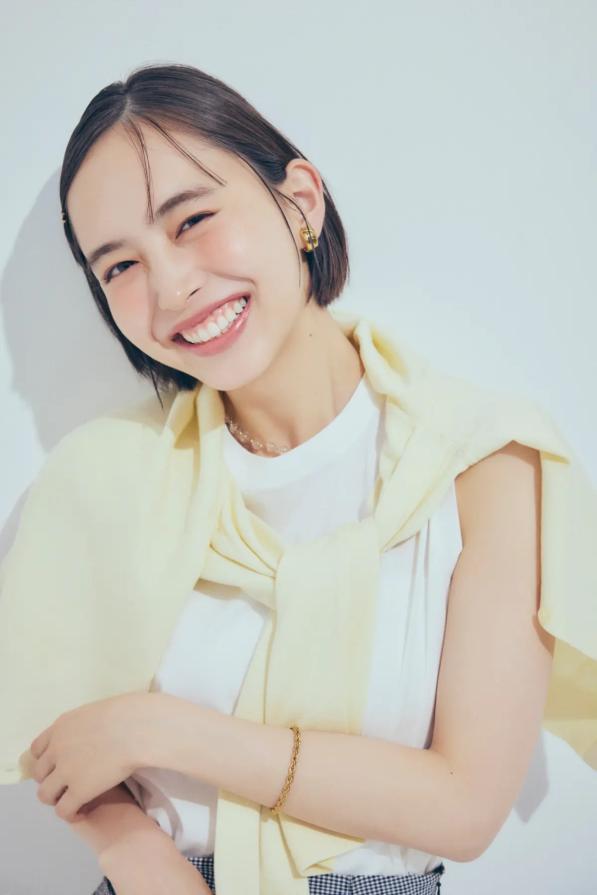 井桁弘恵　カーディガン　より