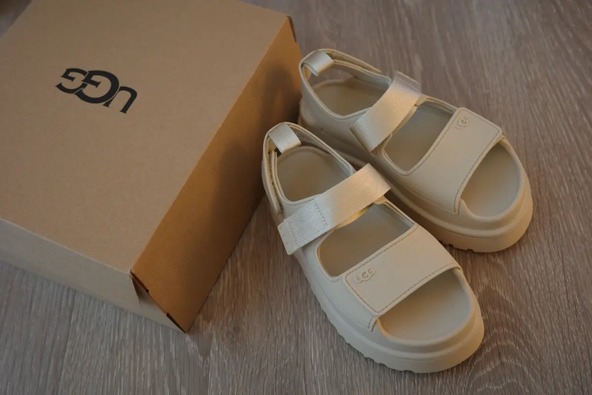 【購入品紹介】話題のUGG Goldenの画像_1