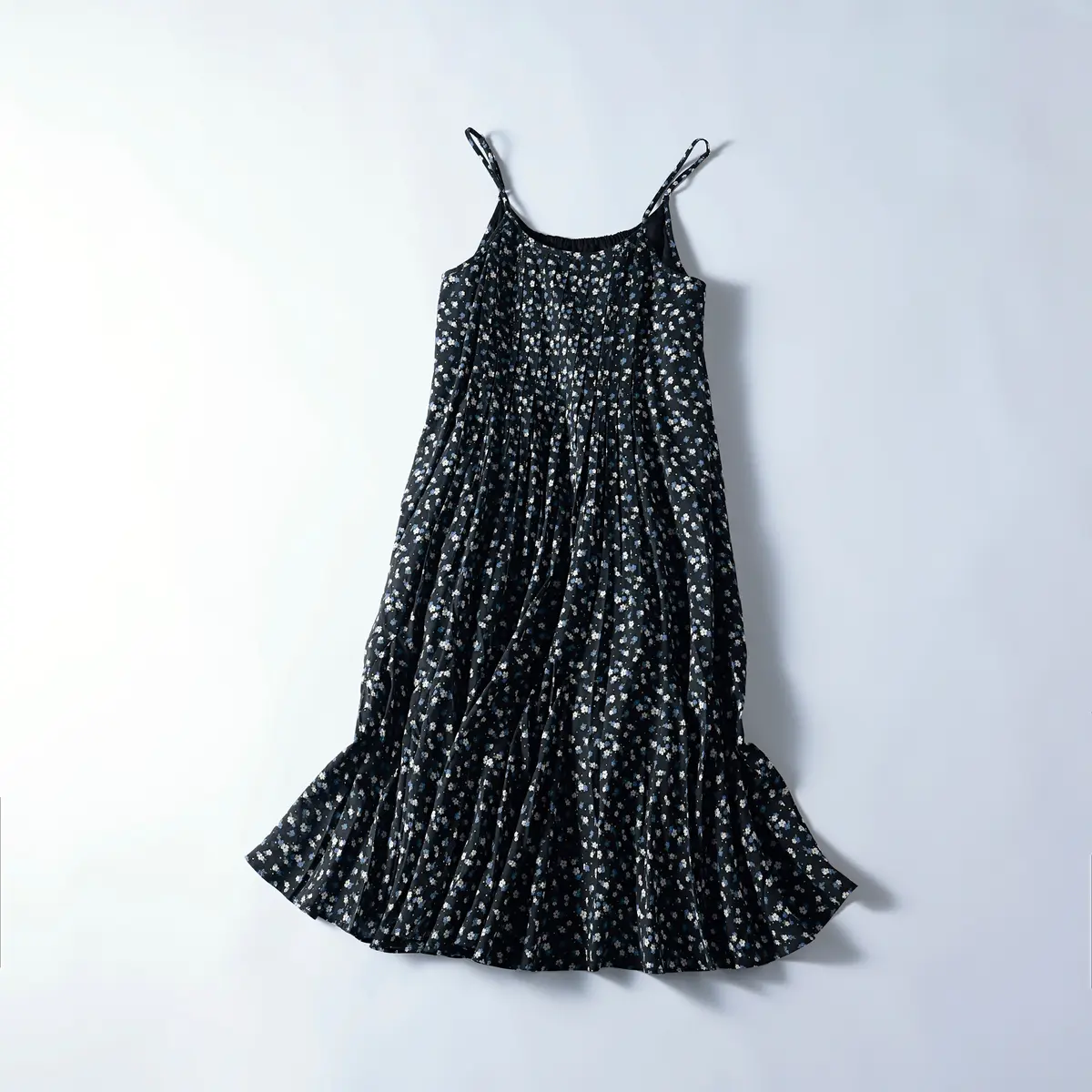 『フリークス ストア』の小花柄キャミワンピ