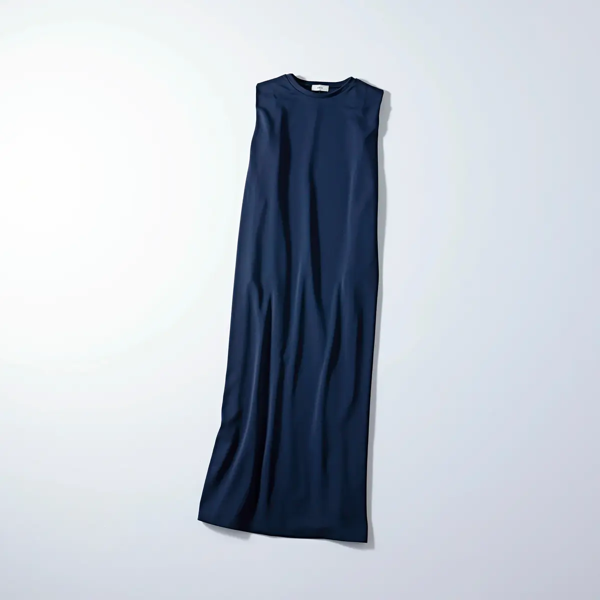 『AKTE』のノースリワンピ