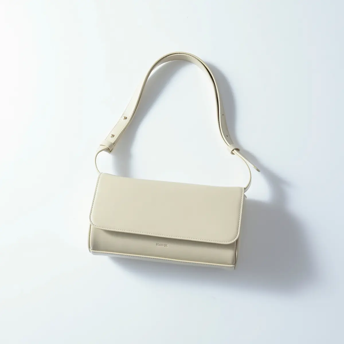 『スタンドオイル』のショルダーバッグ