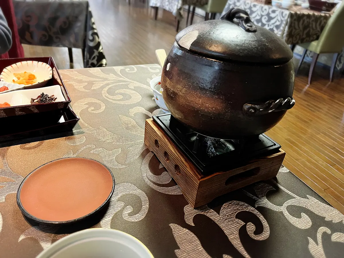 朝食　土鍋ご飯