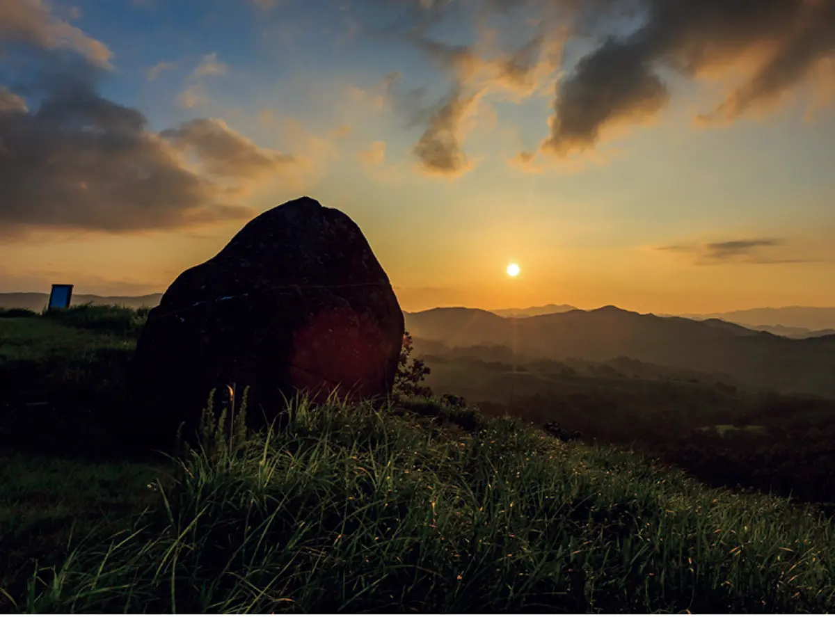 熊本県　押戸石の丘と夕日