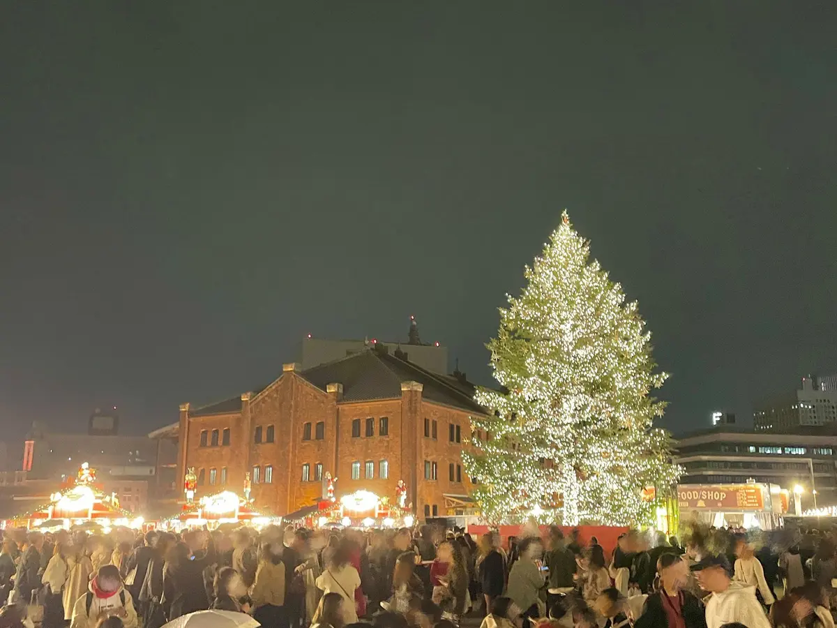 伝統的な本場ドイツの雰囲気が楽しめるChristmas Market in 横浜赤レンガ倉庫のクリスマスツリー
