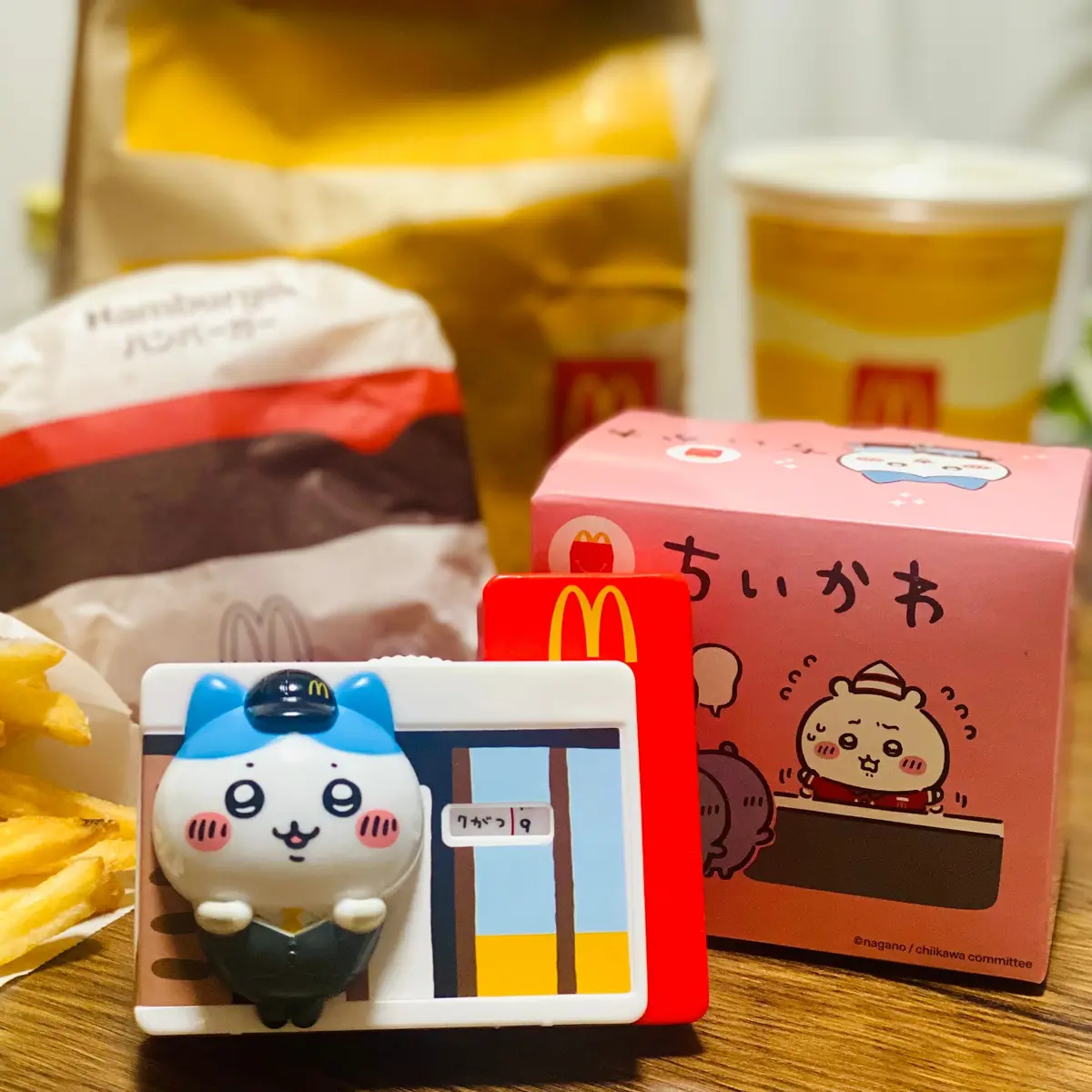 ハチワレのマクドナルドカレンダー