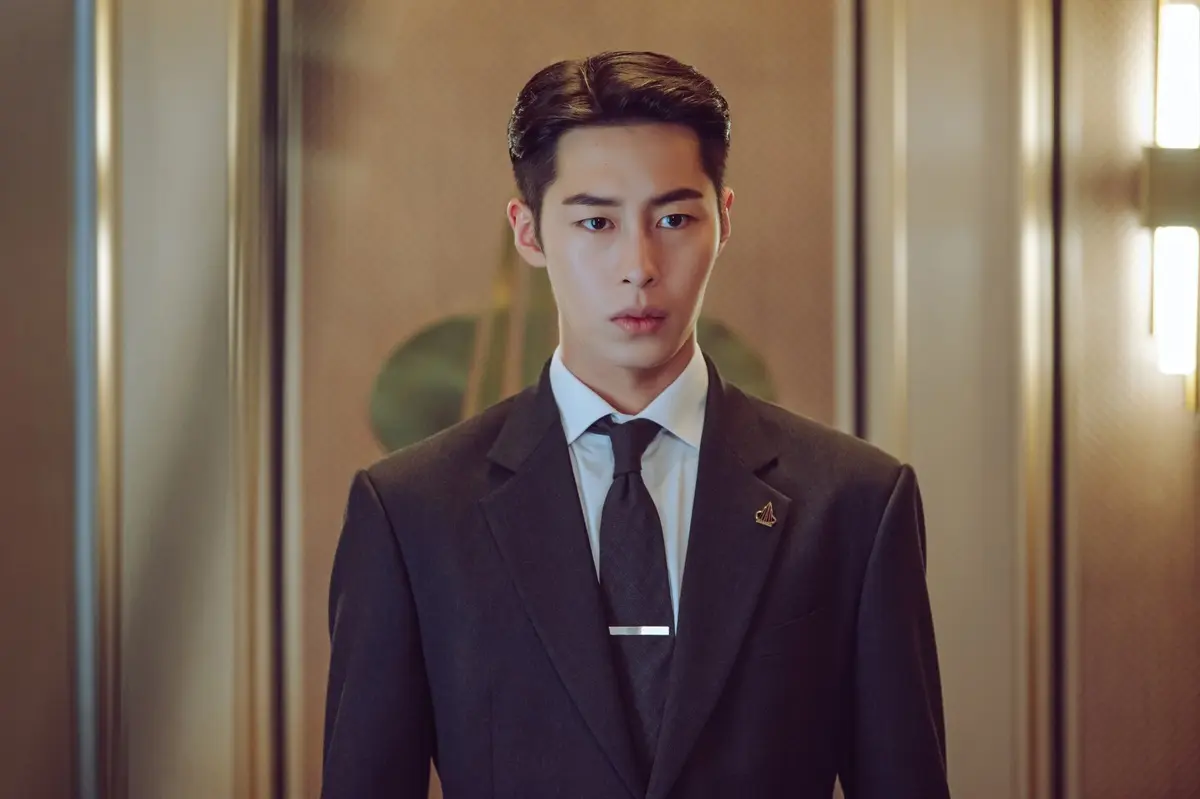 予期せぬ相続者　イ・ジェウク