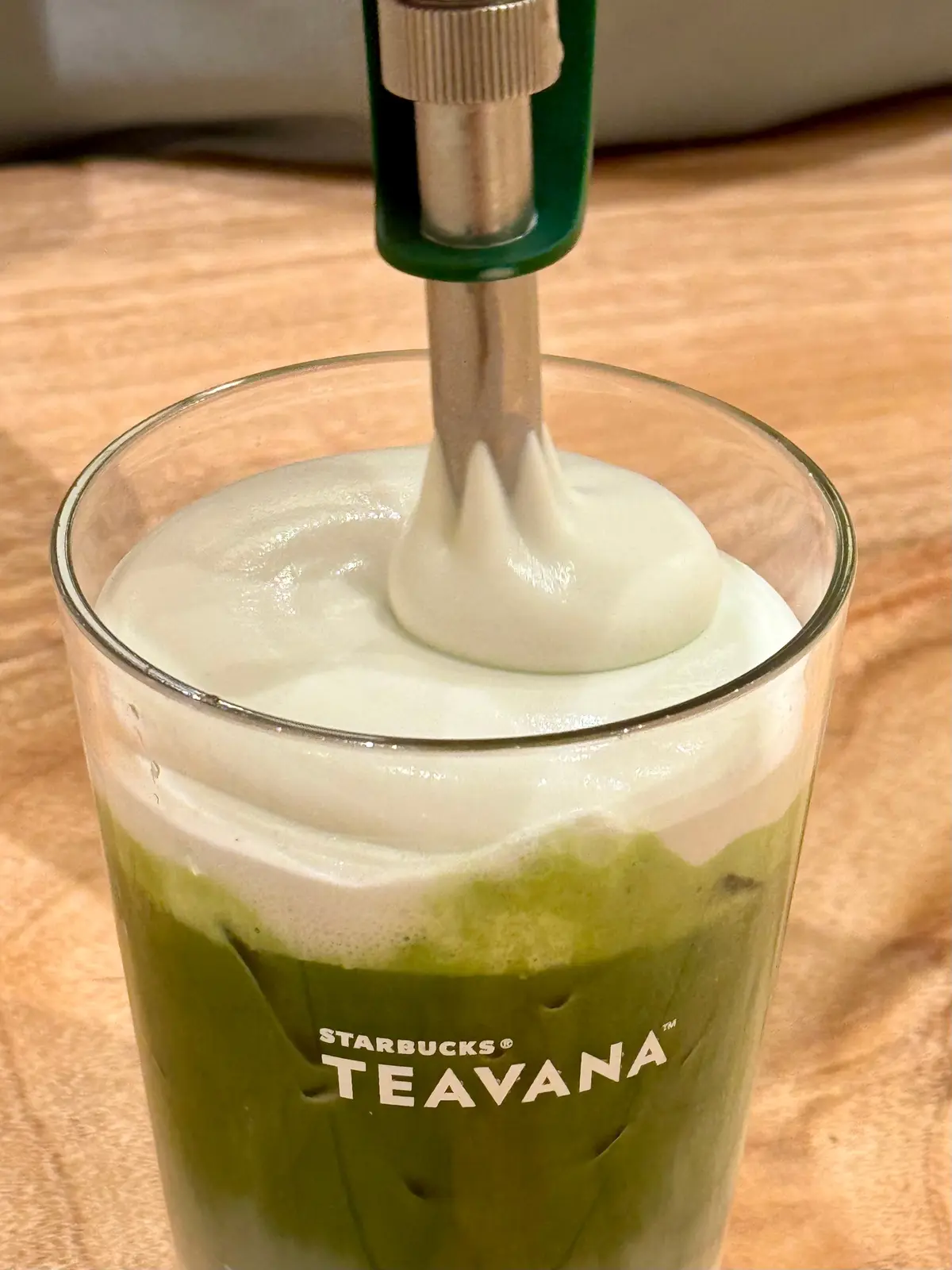 スタバ店舗限定「抹茶 ピスタチオムース ティー ラテ」ムース