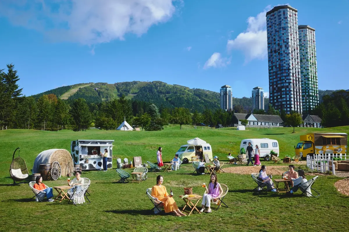 北海道の雄大な自然を感じながら、クラフトビールと乳製品のマリアージュを
