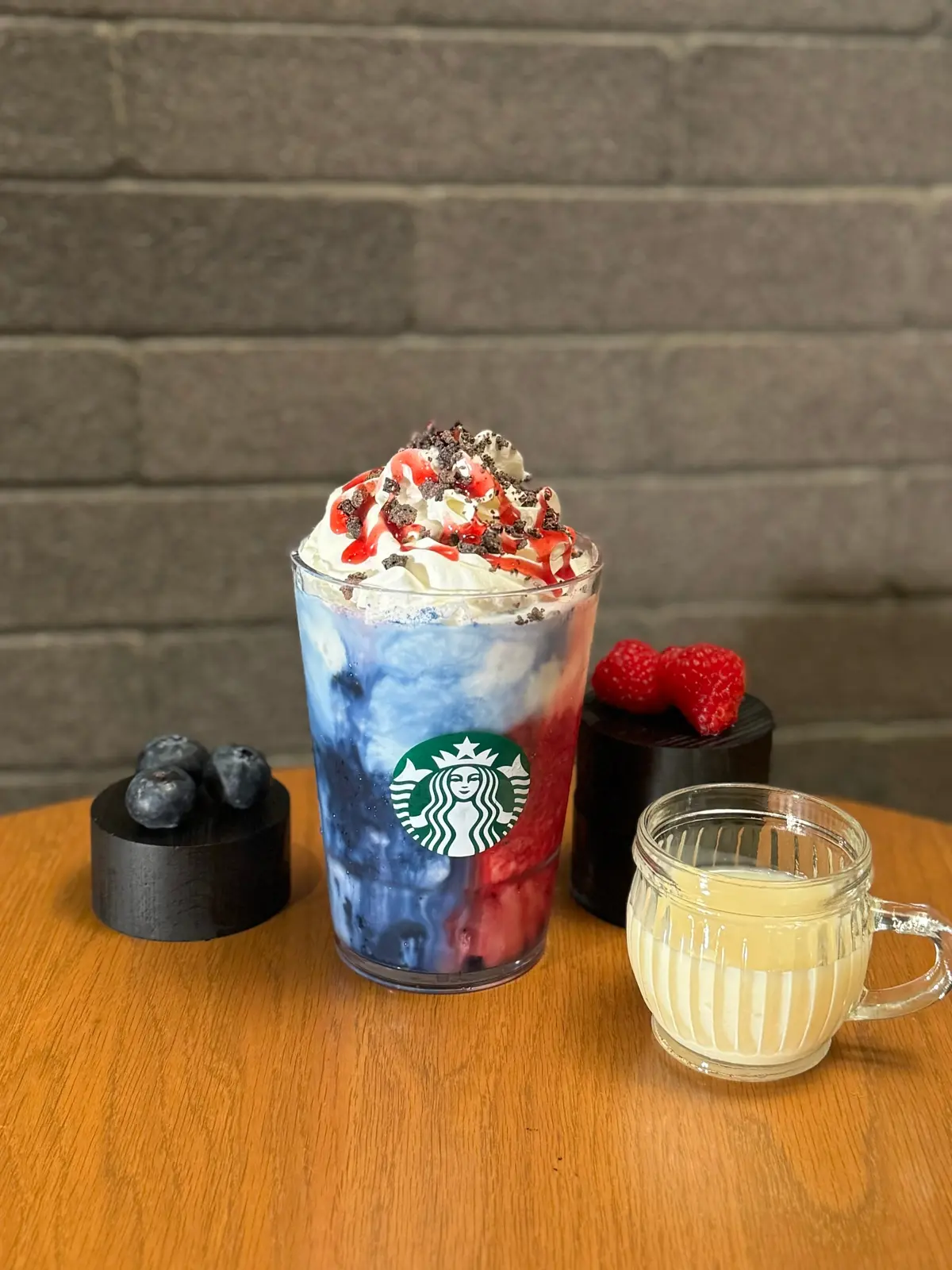 スタバハロウィン2024 メラメーラフラペチーノ