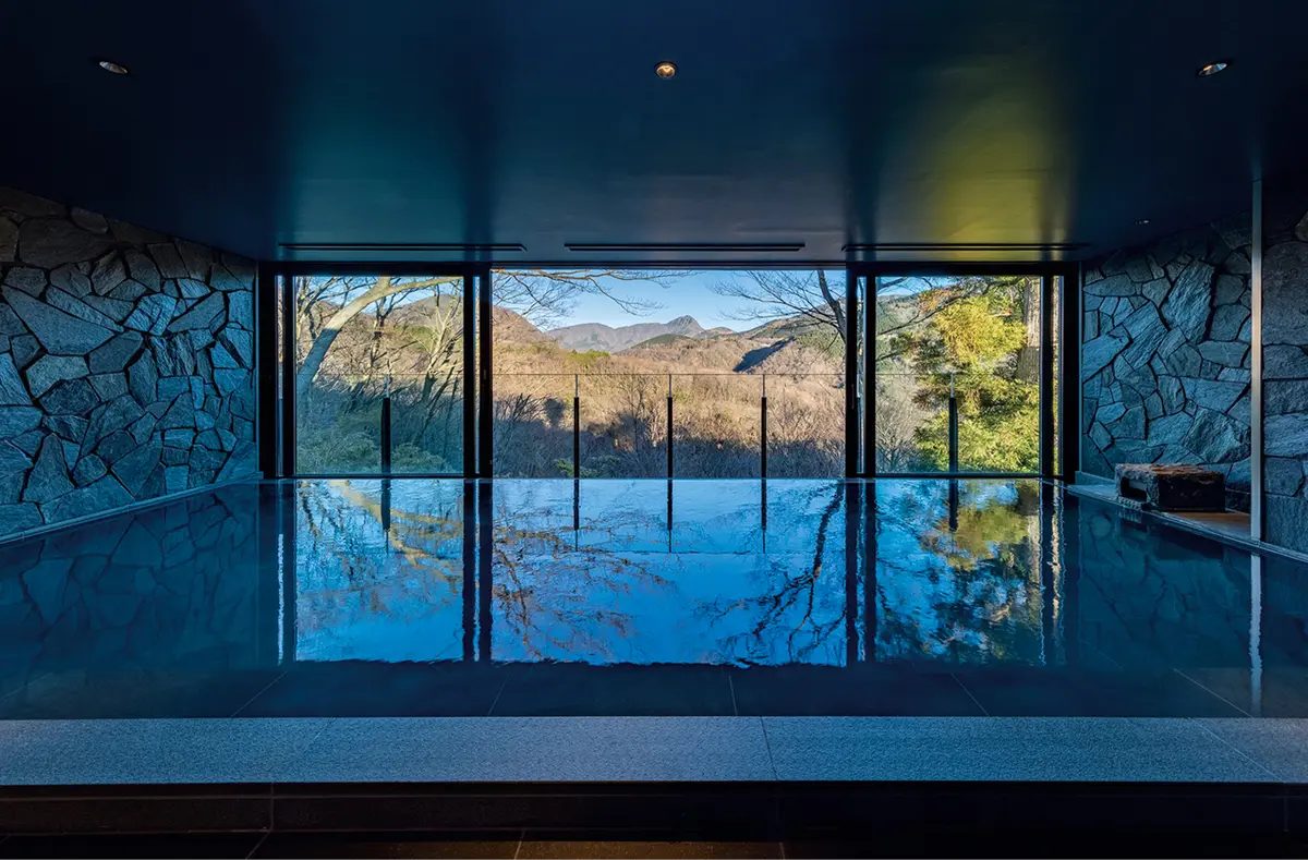 箱根連山を一望できる神奈川県ふふ箱根の大浴場