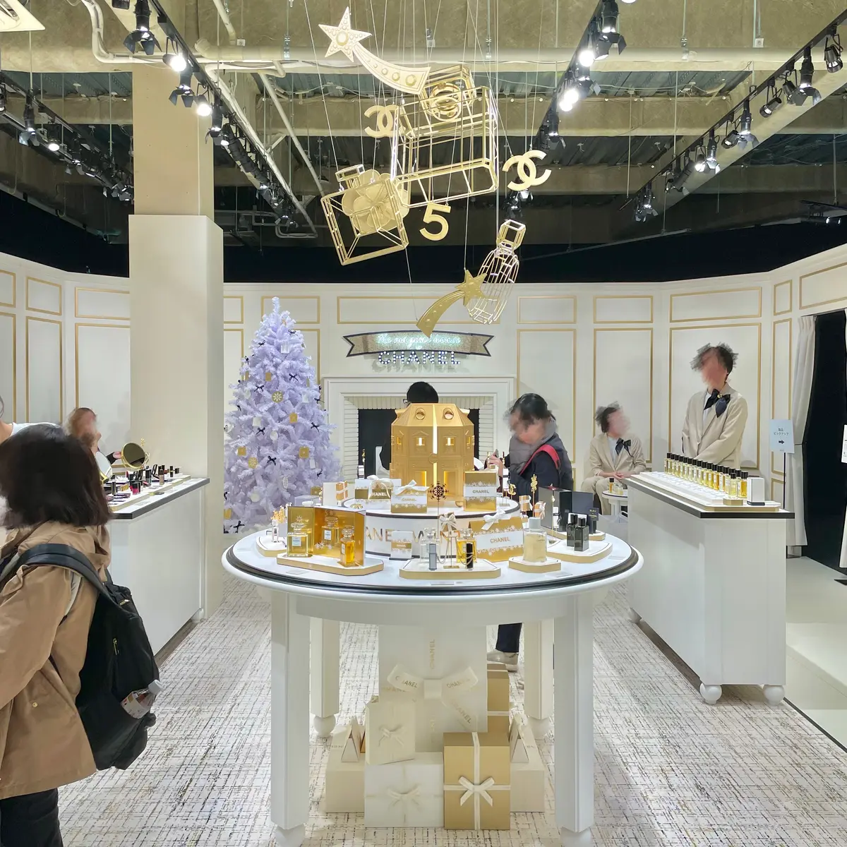 東京・原宿で開催中のシャネル(CHANEL) クリスマス限定コスメイベント「シャネル ウィンターテイル」