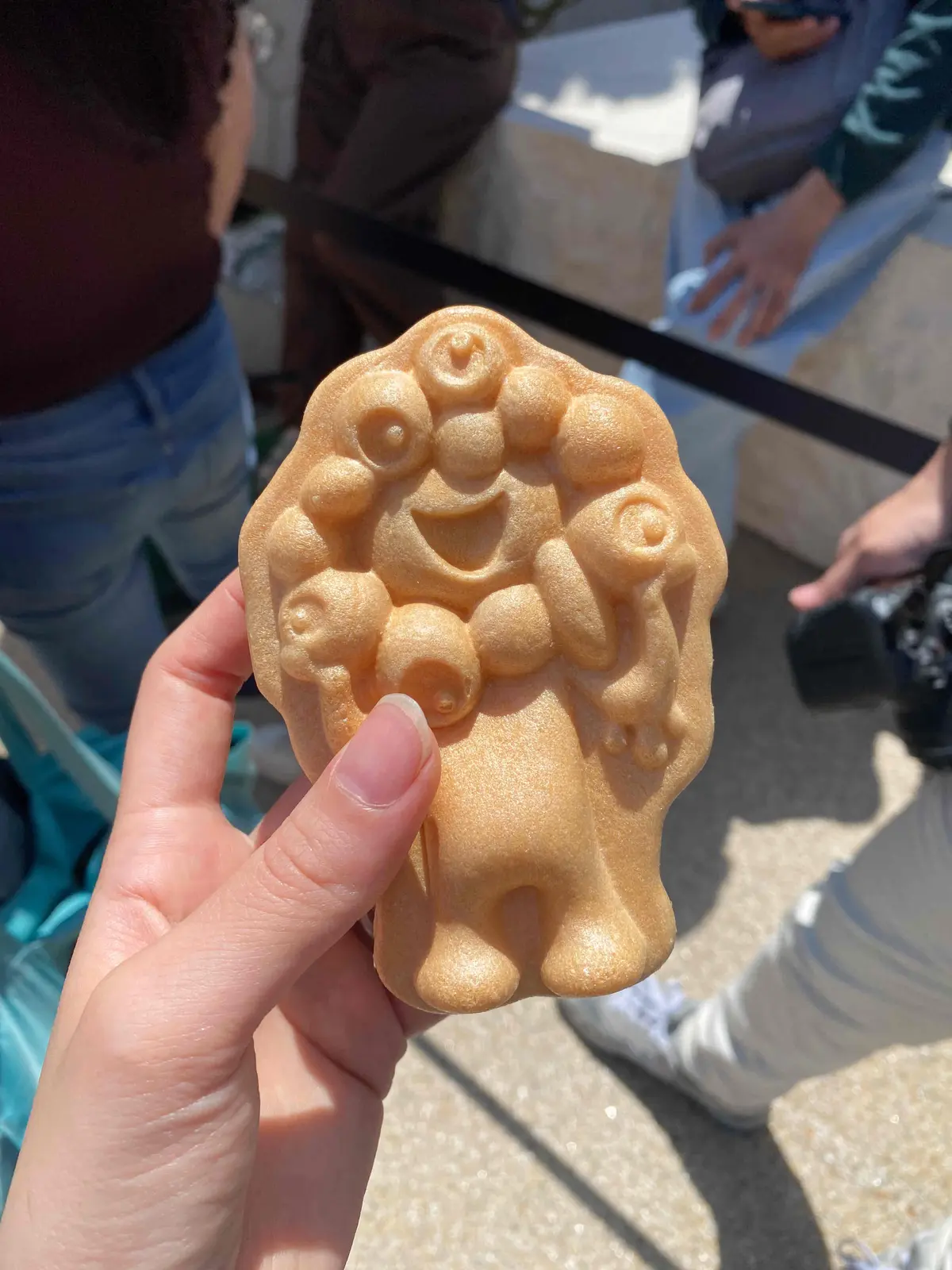 【万博グルメ】話題の『ミャクミャク焼き』の画像_21