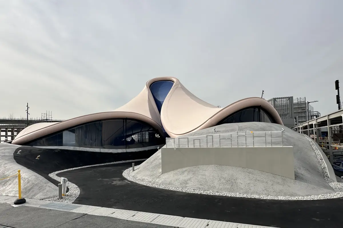 生物学者・福岡伸一さんがプロデュースする「いのち動的平衡館」外観