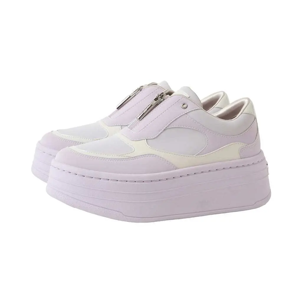 プラスダイアナ　スニーカー　フロントジップ