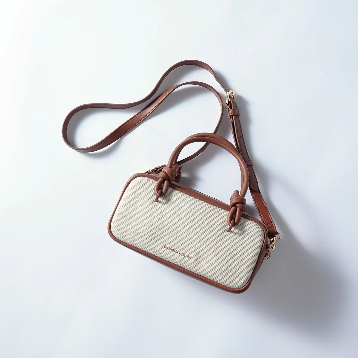 『チャールズ＆キース』のショルダーバッグ