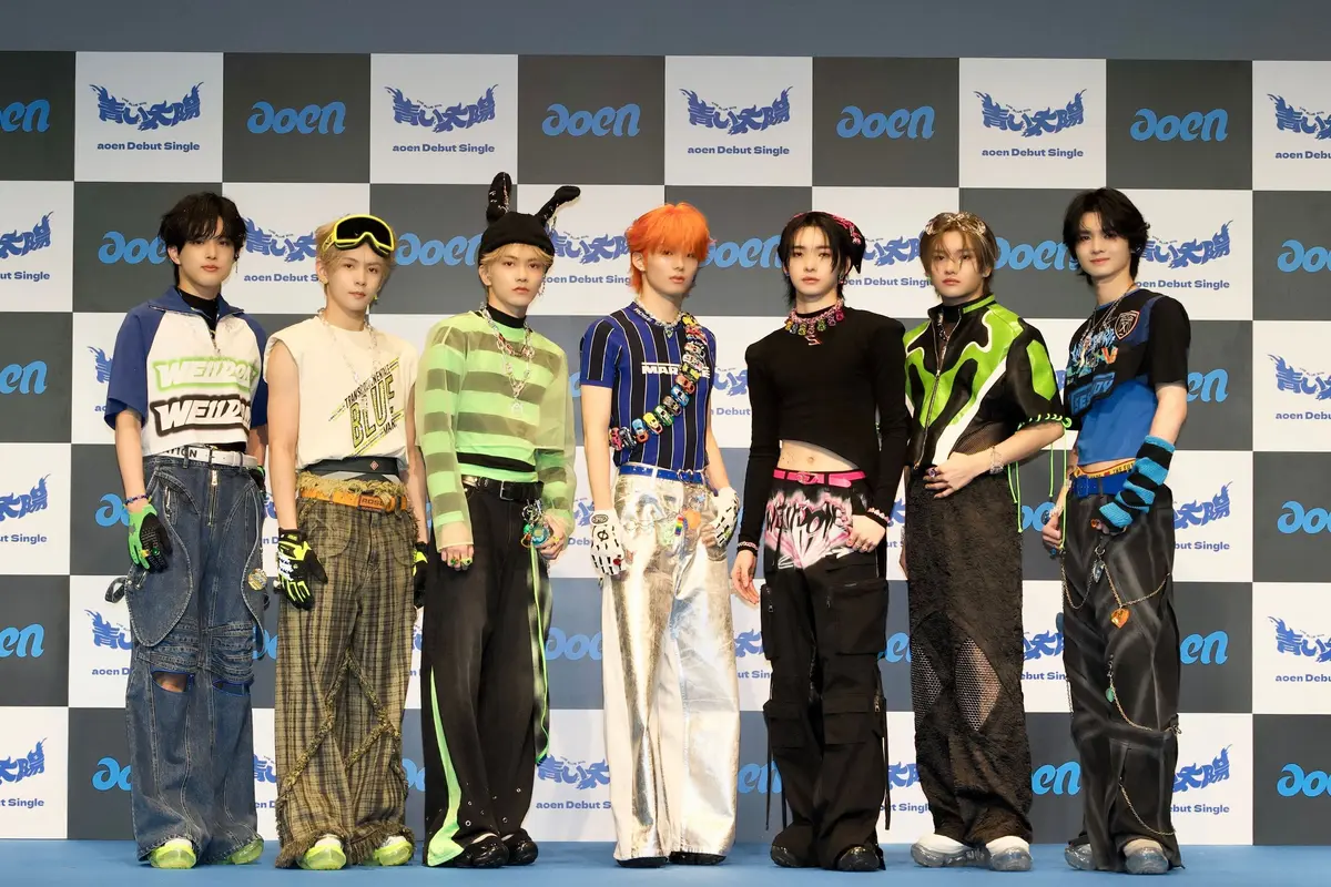 aoen（アオエン）のデビュー記者会見写真