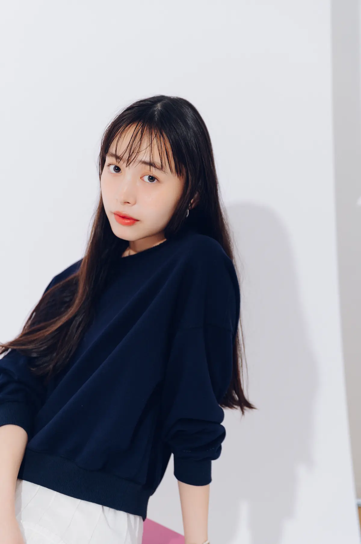 井桁弘恵　スウェットとスカートコーデ　より