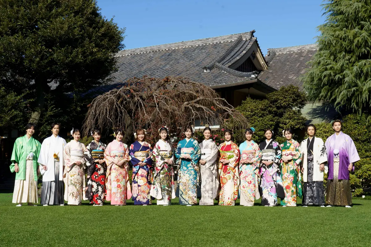 晴れ着撮影会に参加した15名