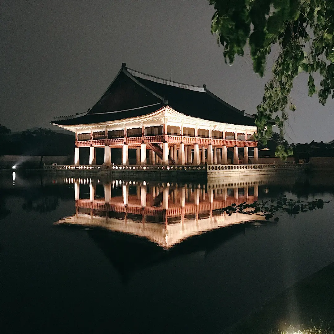 朝鮮時代に王の宴会場として使用された慶会楼