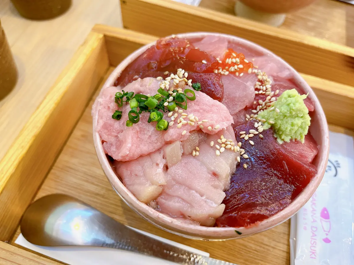 熱海駅前おさかな丼屋　トロとろとろ丼