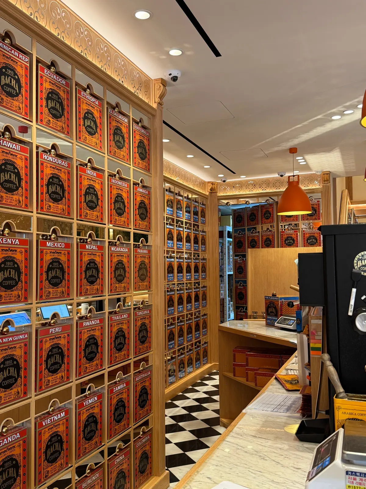 バシャコーヒー内装