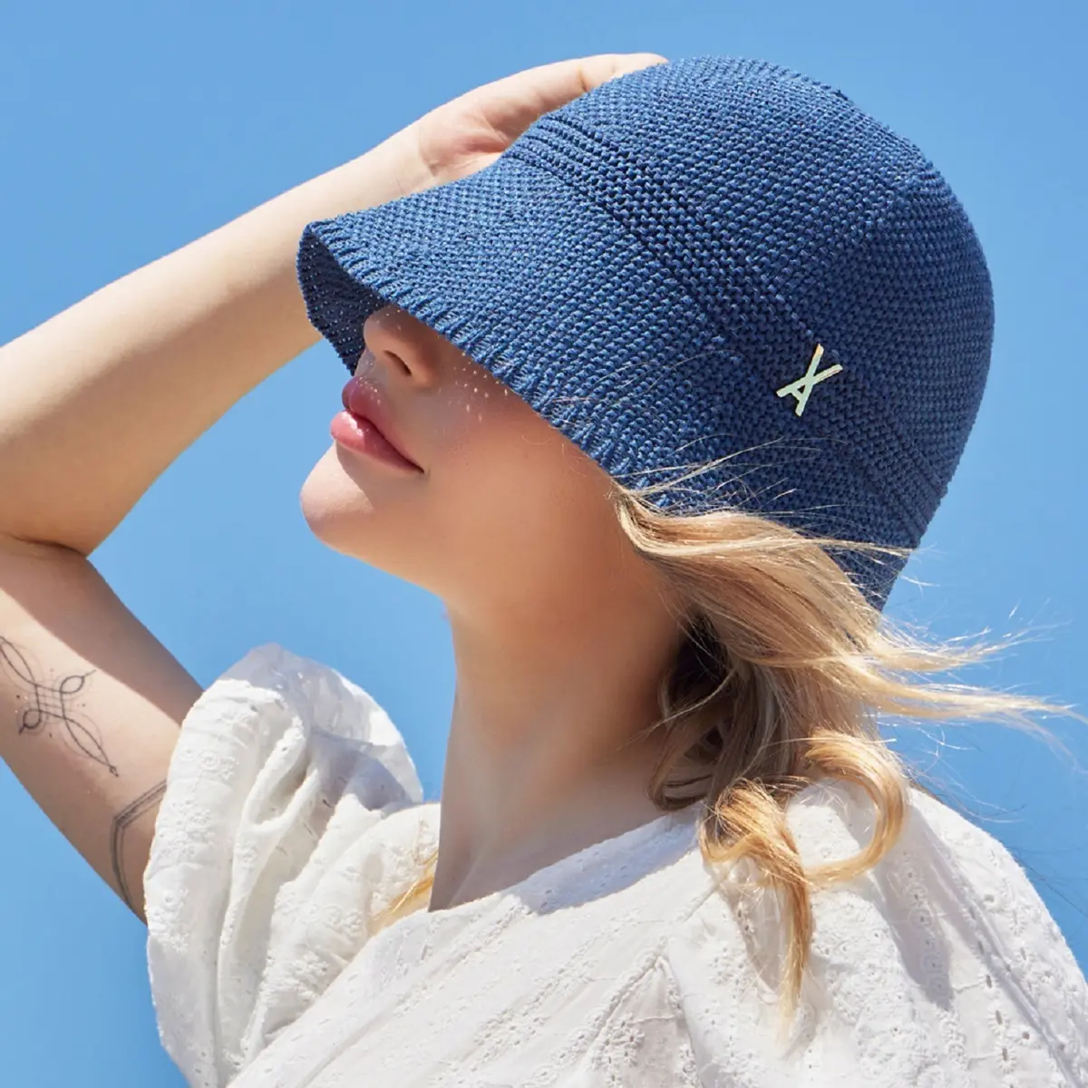 韓国帽子ブランド「バザール」　夏の新作　サマーニット素材バケットハット　ブルー