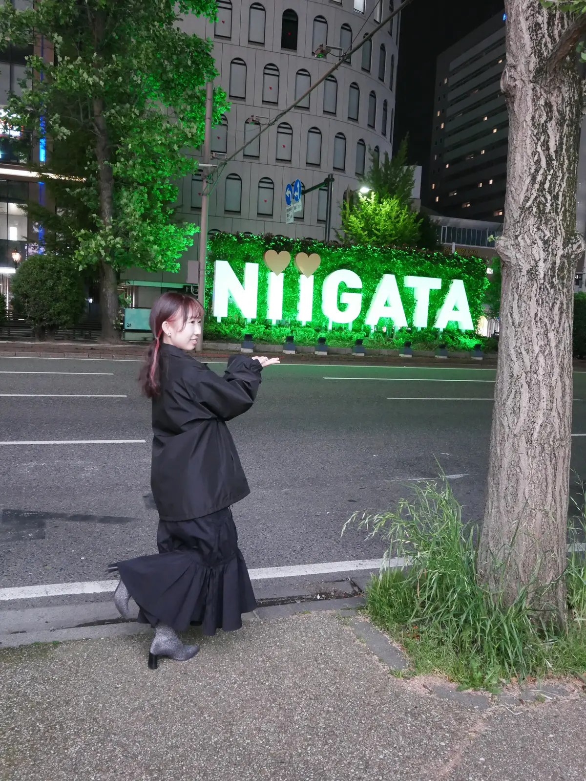 NIIGATAの文字と私の写真