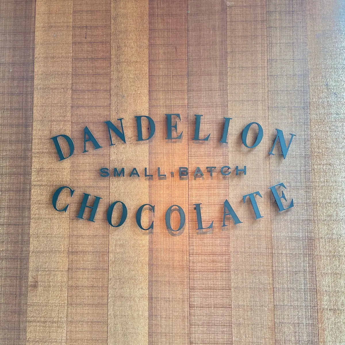 《ダンデライオン・チョコレート》で学ぶ、チョコレートの“テイスティング”や“美味しい食べ方”