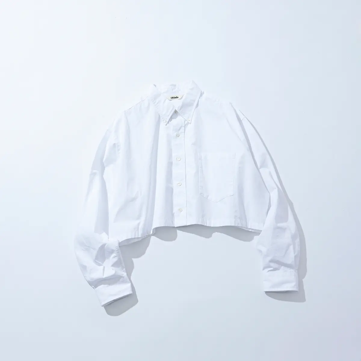 『オブラダ』の白シャツ