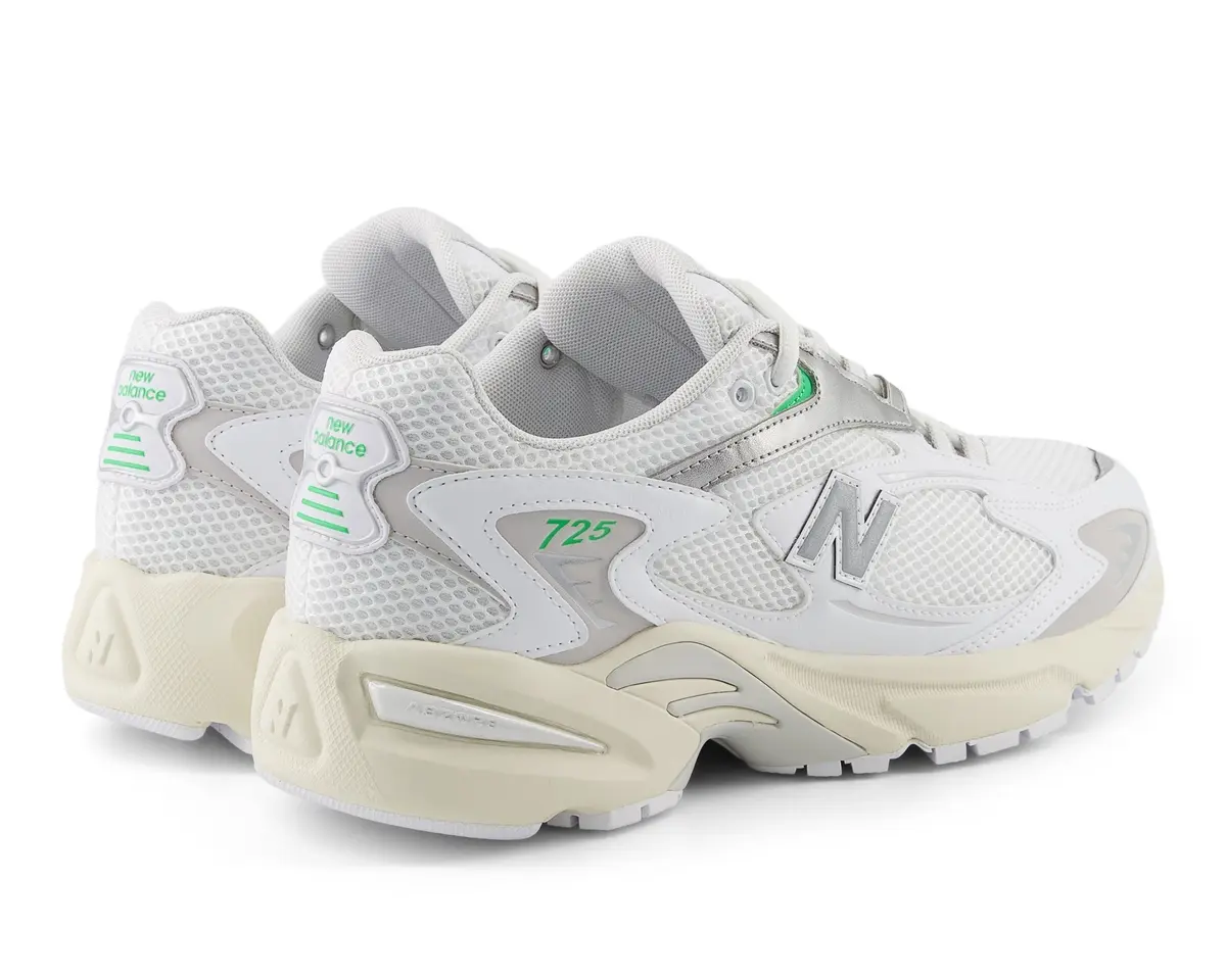 シルバー　ニューバランス　ML725V1