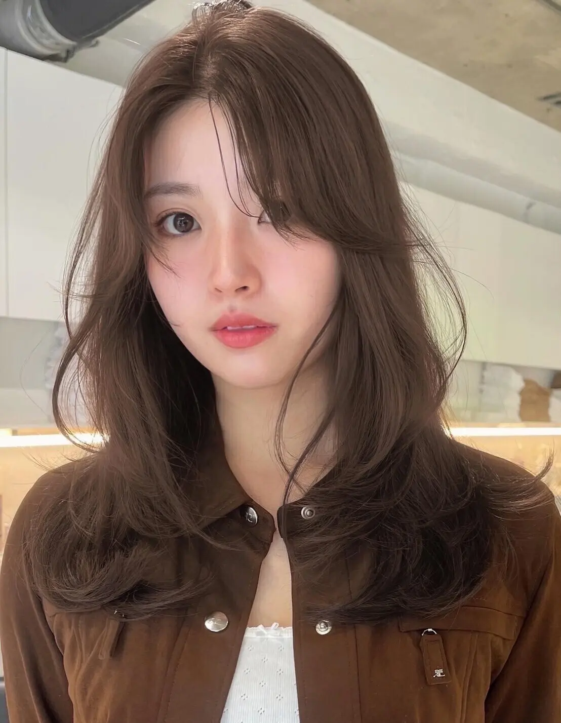 やわらかレイヤーヘア　正面