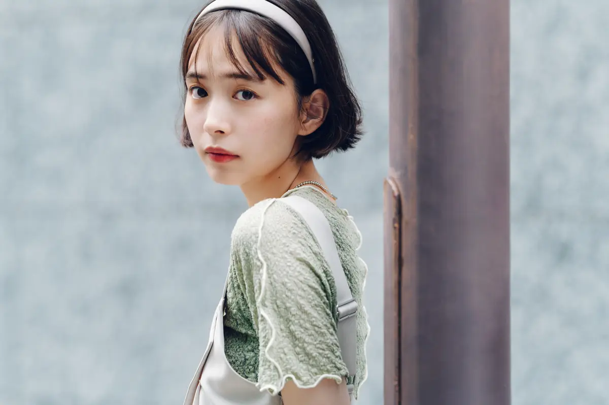 井桁弘恵　メロウトップス　よりカット