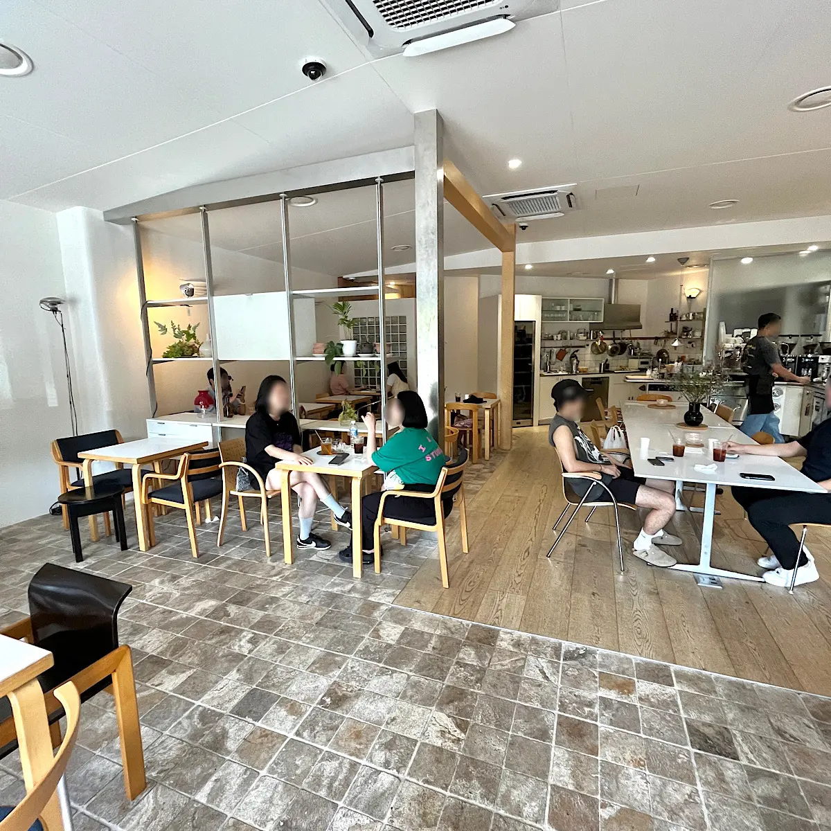 韓国　ソウル　カフェ　梨泰院　LONER