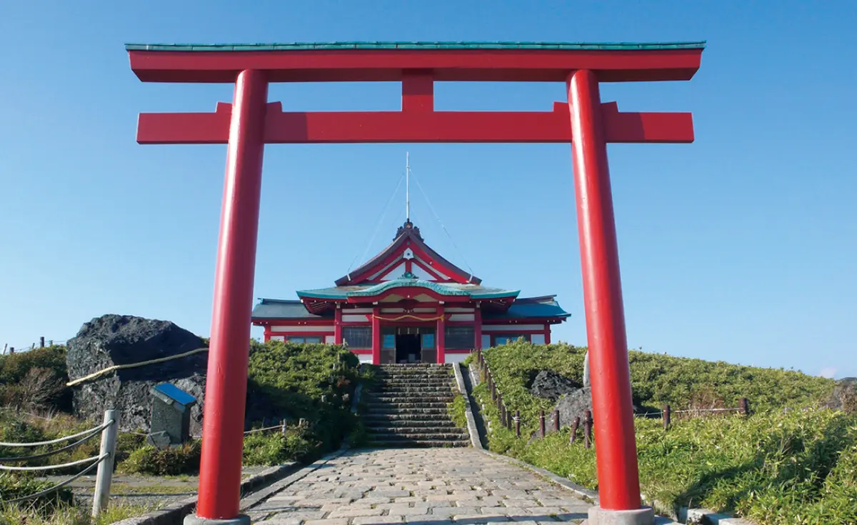 箱根元宮　鳥居と境内