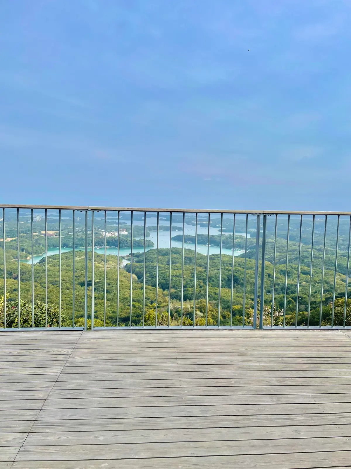 伊勢志摩国立公園の雄大な自然を楽しめる横山展望台 天空カフェテラスにある「ミラドール志摩」