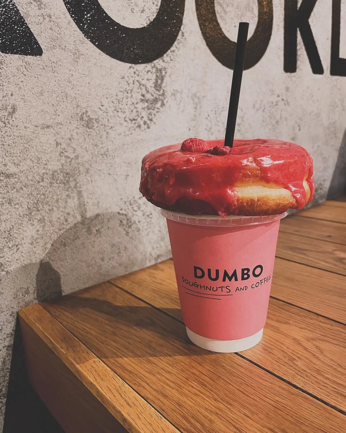 横浜　カフェ　ドーナツ　DUMBO Doughnuts and Coffee　アソビル