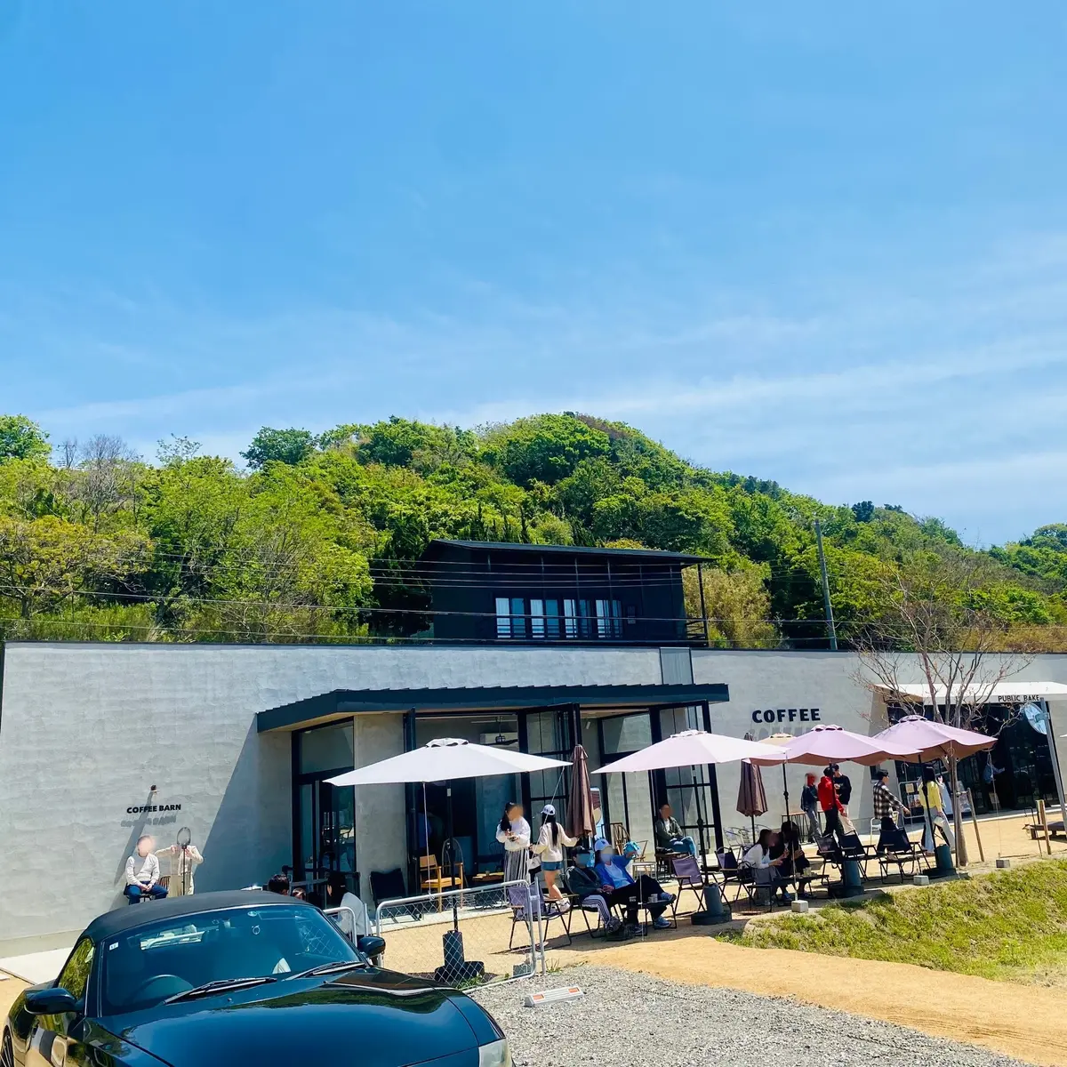 お洒落コーヒースタンド『COFFEE BARN』