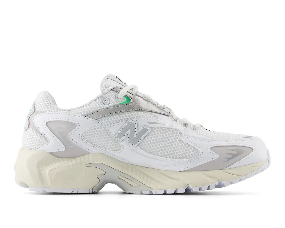 ニューバランス　ハイテクスニーカー　シルバー　ML725