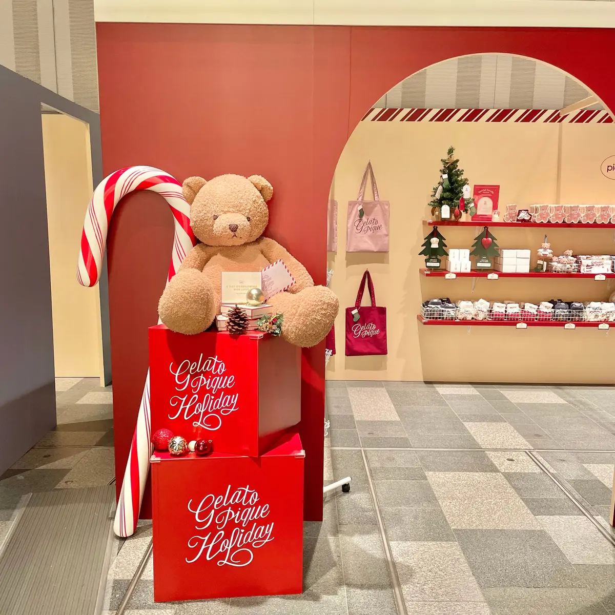 東京・表参道ヒルズで開催中の「ジェラート ピケ クリスマスギフトマーケット(GELATO PIQUE CHRISTMAS GIFT MARKET) 2024」