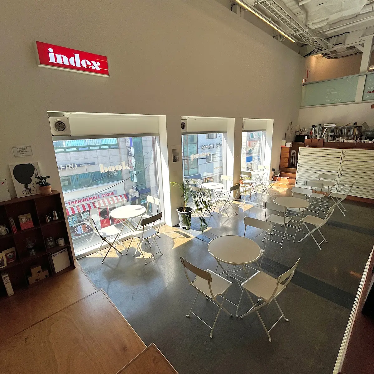 独立系書店＆カフェ『index shop』（インデックスショップ）　韓国　ソウル　聖水