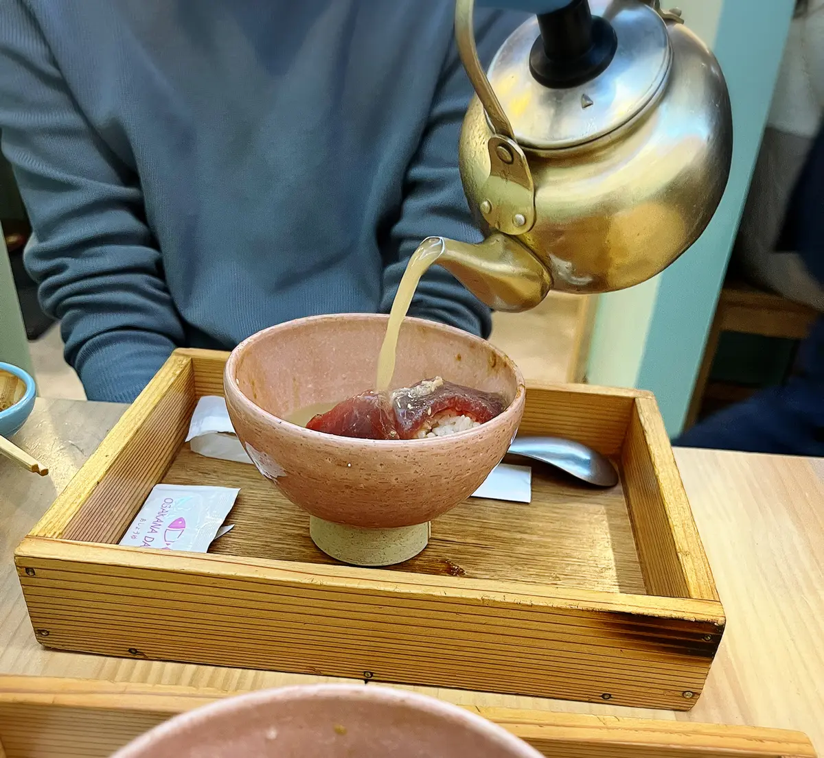 熱海駅前おさかな丼屋　出汁をかけて味変