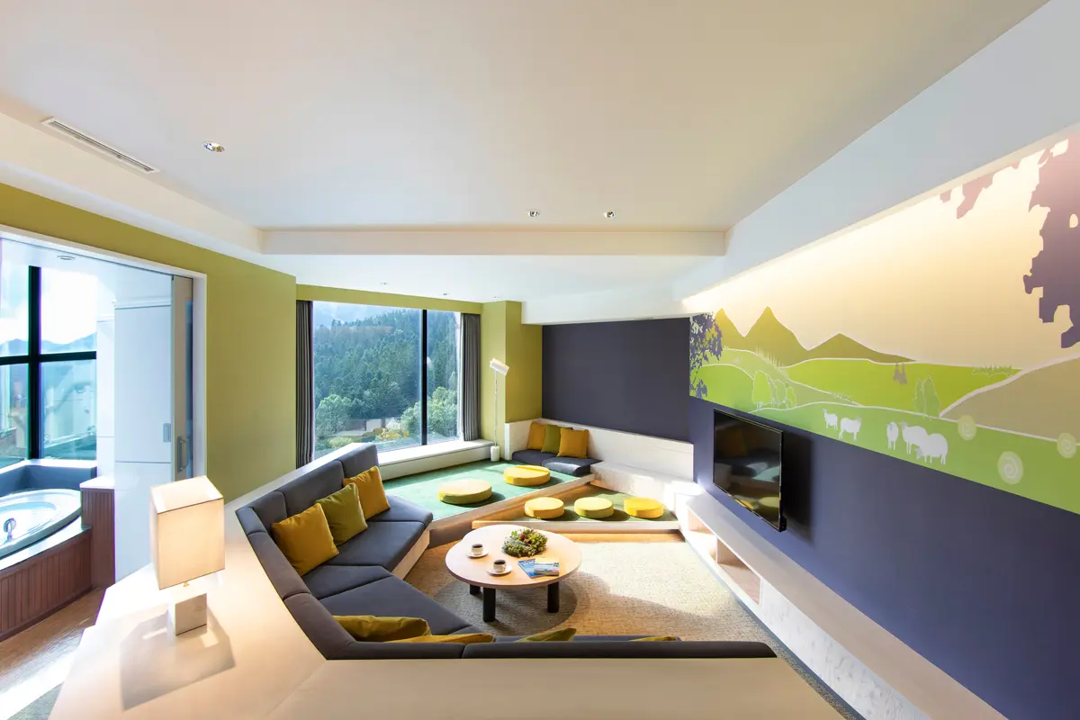 『リゾナーレトマム』デザインスイートファイブ リビング