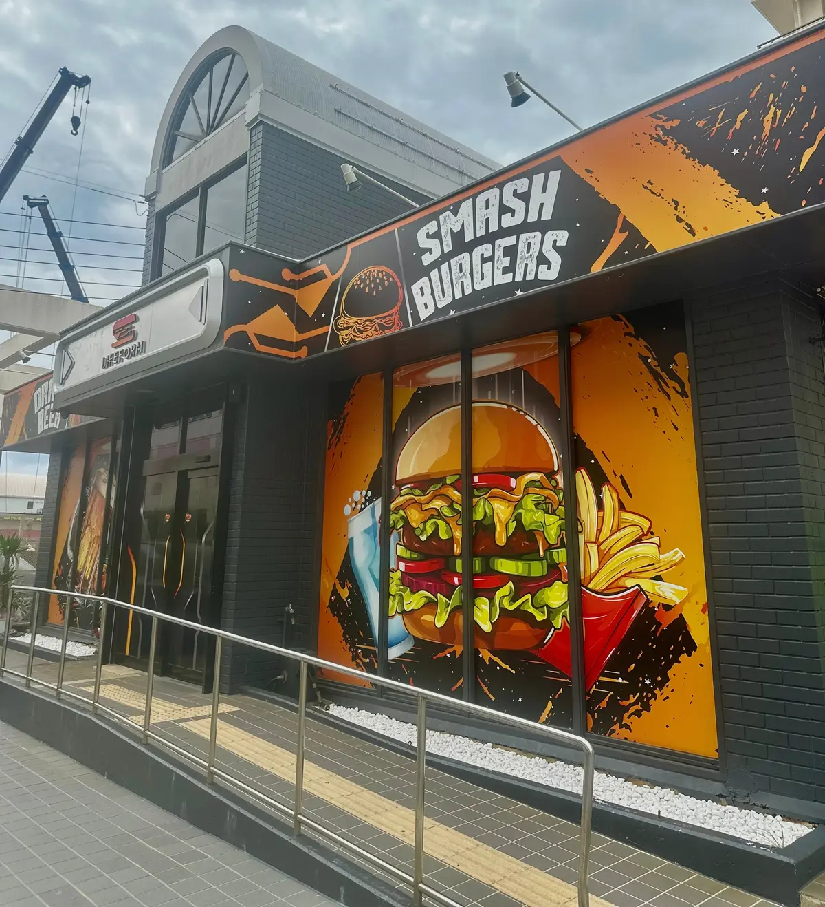 【沖縄カフェ】北谷の新感覚バーガーショッの画像_1